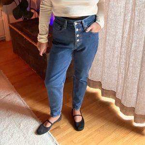 High-Waisted Levi’s